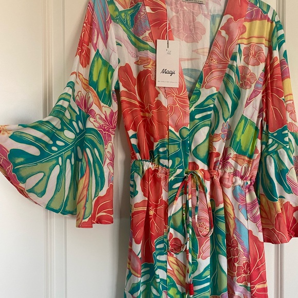 NWT Maaji Kaftan or Swim Coverup with long flared sleeves - Picture 3 of 5